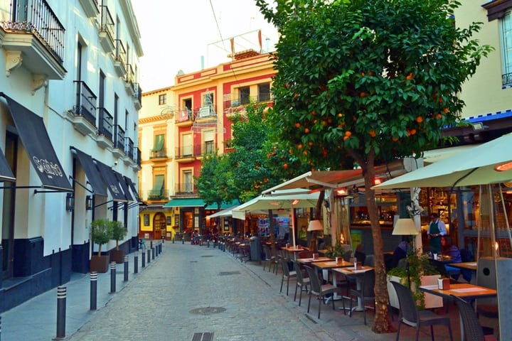 seville when to go