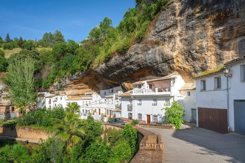 Setenil de las Bodegas white village