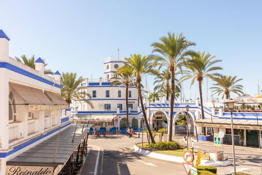 Estepona tourist guide
