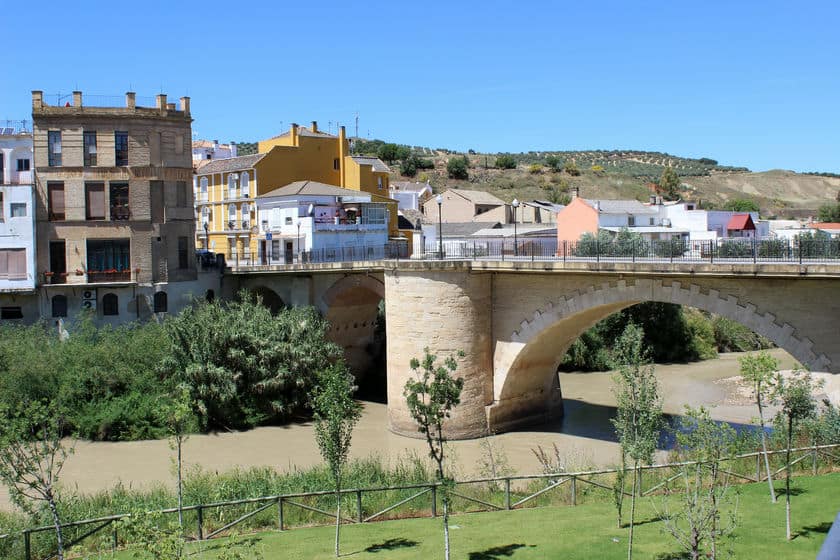 how far from seville to cordoba